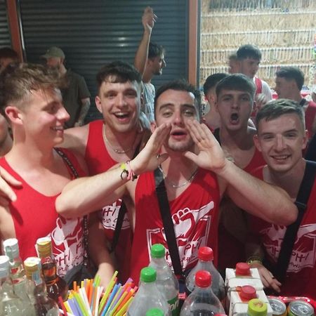 קו פי פי Rehab Hostel מראה חיצוני תמונה