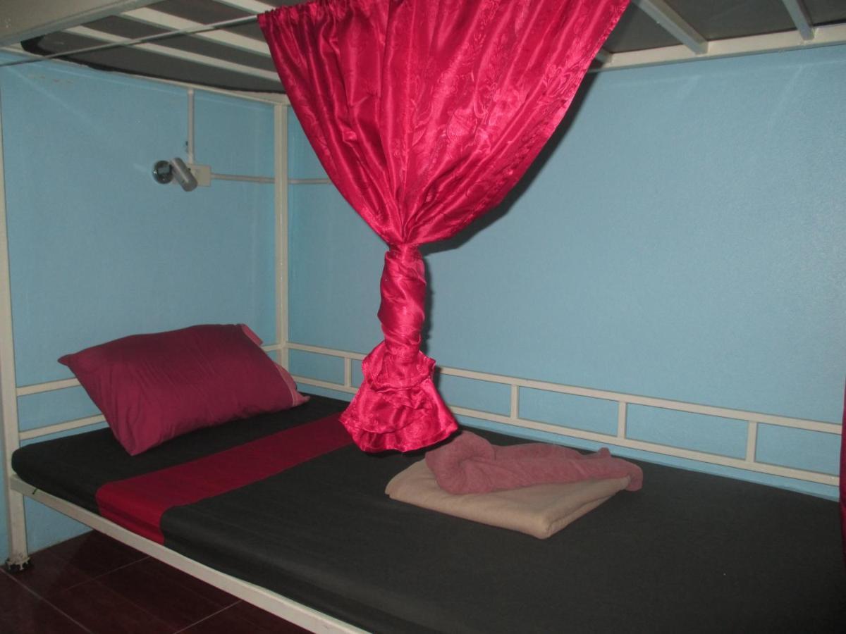 קו פי פי Rehab Hostel מראה חיצוני תמונה